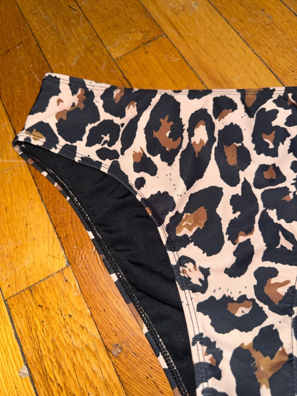 Beachsissi Women’s Animal Print Bikini Bottoms Size Medium - Picture 2 of 4